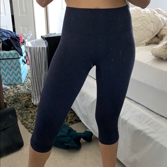Lululemon Crop Pants - Picture 6 of 7
